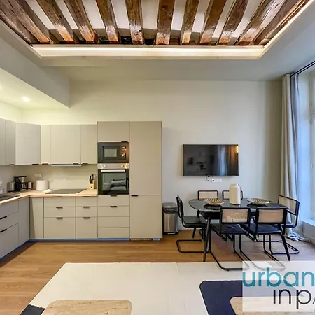 Urban Flat 188 - Stunning 4 Bedroom Flat In Apartment