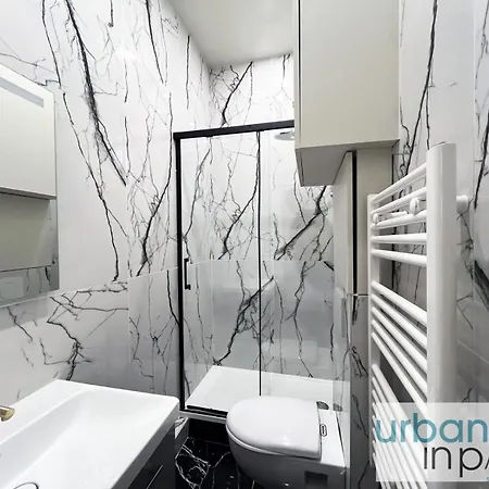 Apartment Urban Flat 188 - Stunning 4 Bedroom Flat In Paris