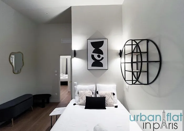 Urban Flat 188 - Stunning 4 Bedroom Flat In דירה